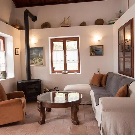 Σπίτι διακοπών Rustic Escape - Private Haven Near The